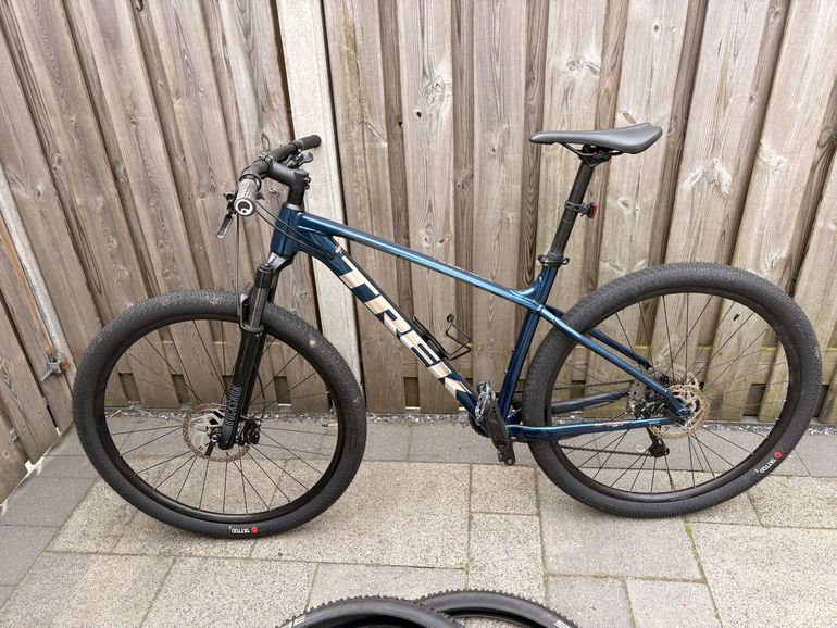 Used Trek X-Caliber 7 2021 2021 Mountainbike — image 2 of 8