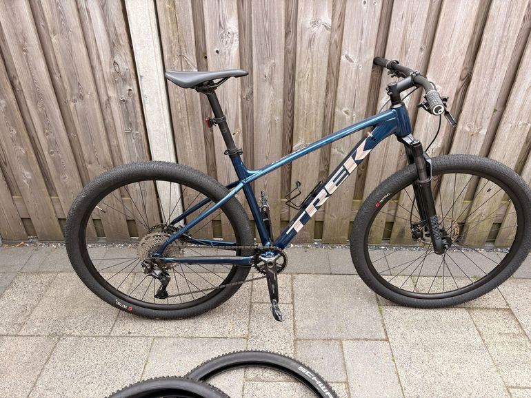 Used Trek X-Caliber 7 2021 2021 Mountainbike — image 1 of 8