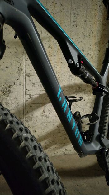 Canyon Lux Trail CF 8 2022 2022 Mountainbike usato, Blu — immagine 8 di 12
