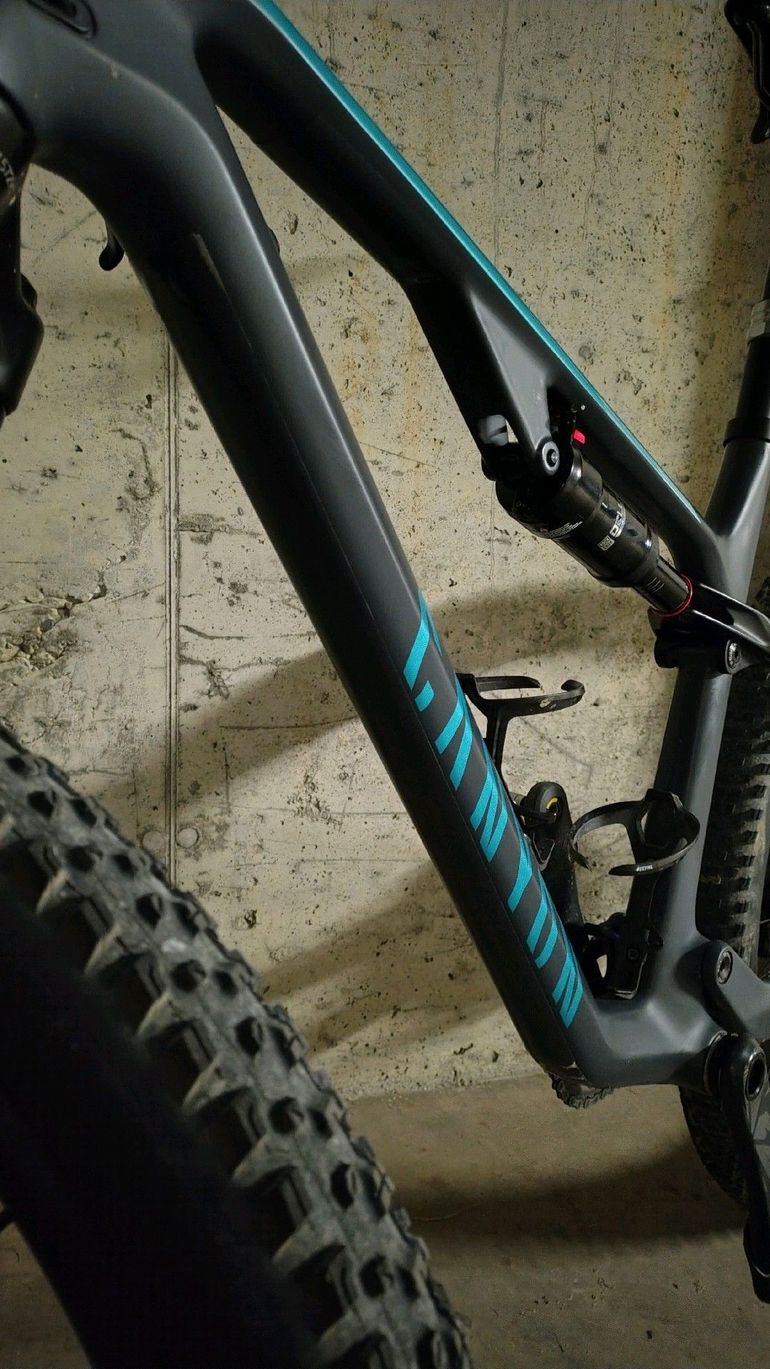 Canyon Lux Trail CF 8 2022 2022 Mountainbike usato, Blu — immagine 8 di 12