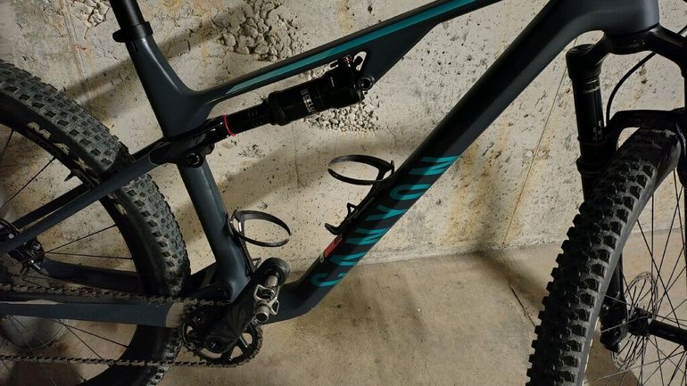 Canyon Lux Trail CF 8 2022 2022 Mountainbike usato, Blu — immagine 9 di 12
