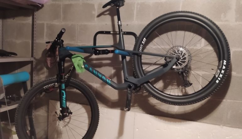 Used Canyon Lux Trail CF 8 2022 2022 Mountainbike, Blue, 29 — image 3 of 3