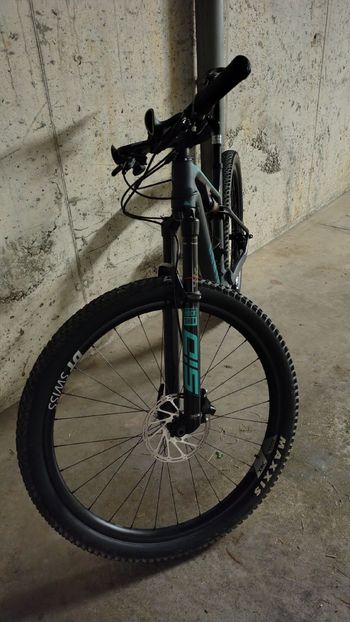 Canyon Lux Trail CF 8 2022 2022 Mountainbike usato, Blu — immagine 6 di 7