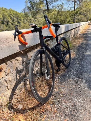 Used BMC Roadmachine 01 FOUR 2021 2021 Road & Gravel, Black — image 4 of 6
