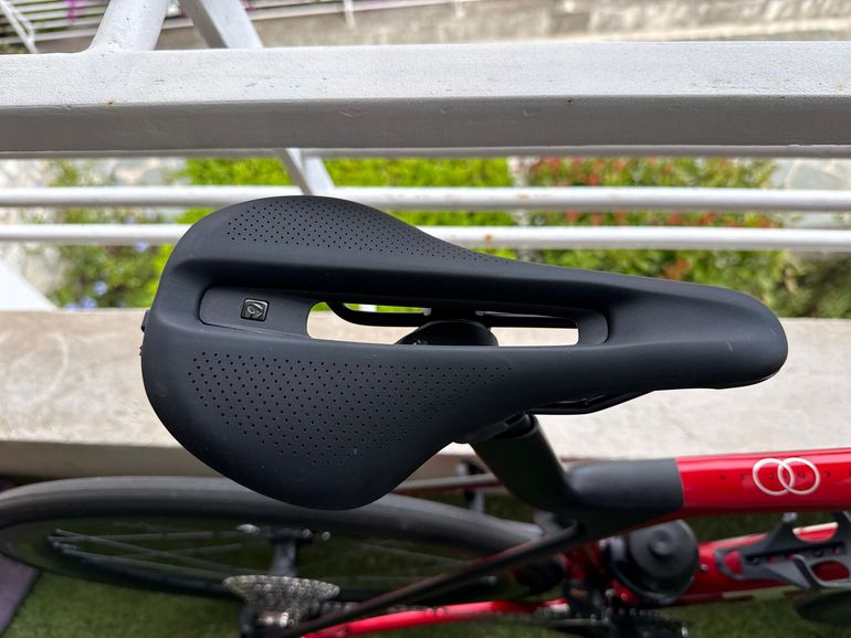 Used Trek Madone SL 6 Gen 8 2026 2026 Road & Gravel — image 3 of 4