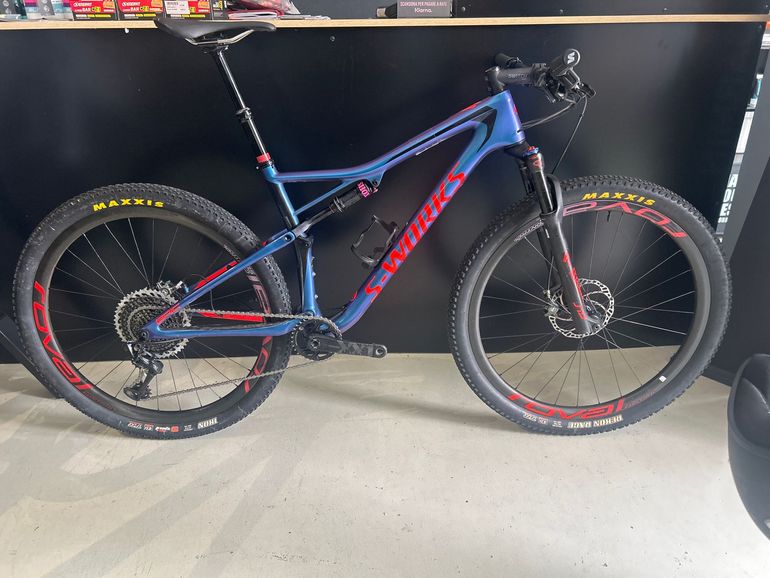 Used Specialized Men's S-Works Epic XX1 Eagle 2018 2018 Mountainbike, Morado — image 1 of 12