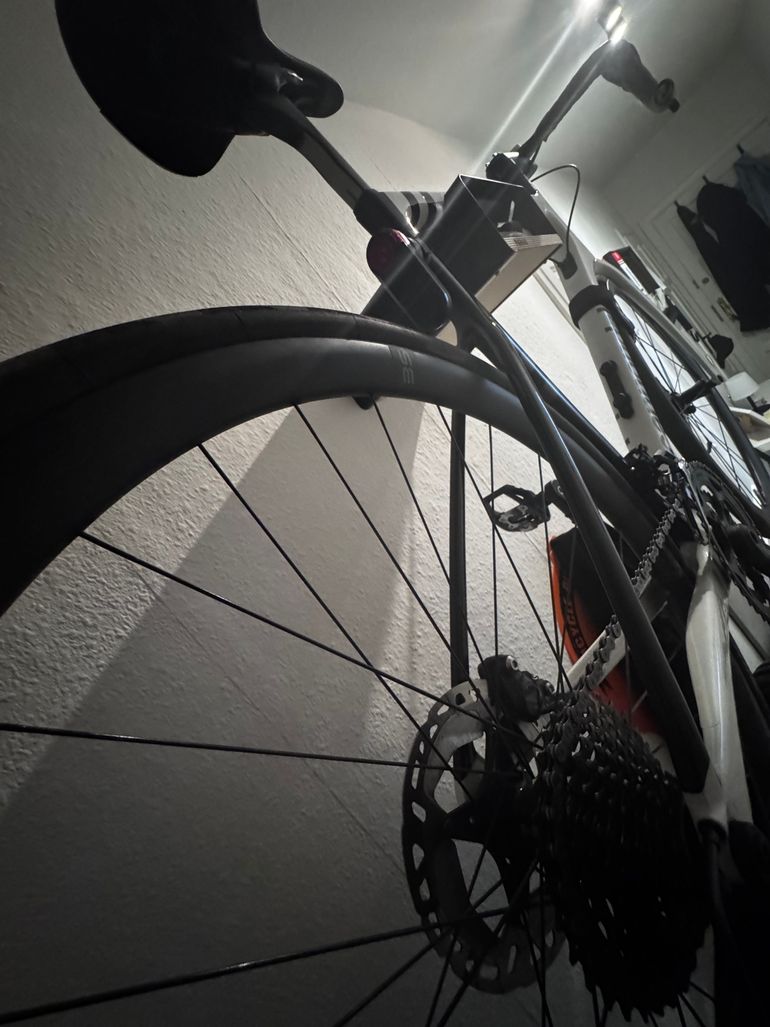 Used Cannondale SuperSix EVO Carbon Disc Ultegra 2025 Road & Gravel, White — image 5 of 7