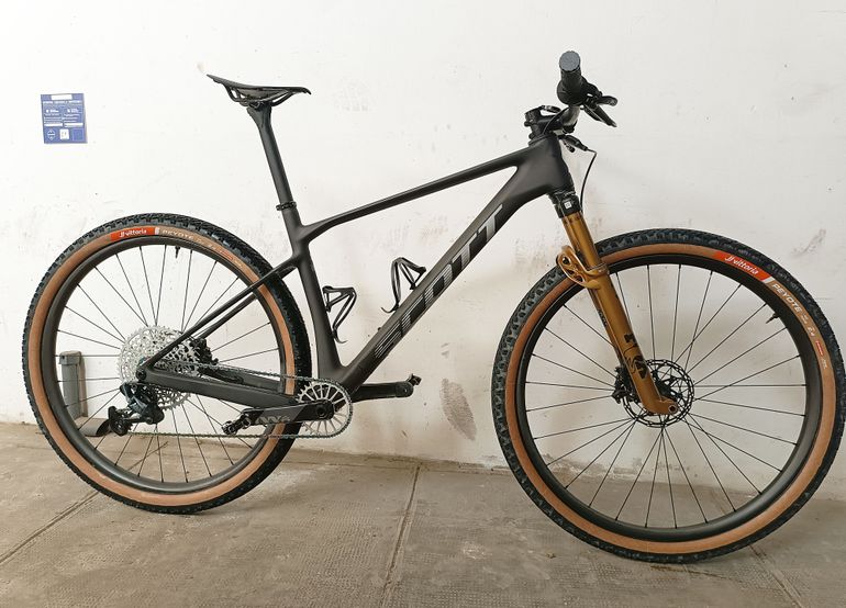 Used Scott Scott Scale HMF Taglia L 2025 Mountainbike, Black — image 1 of 11