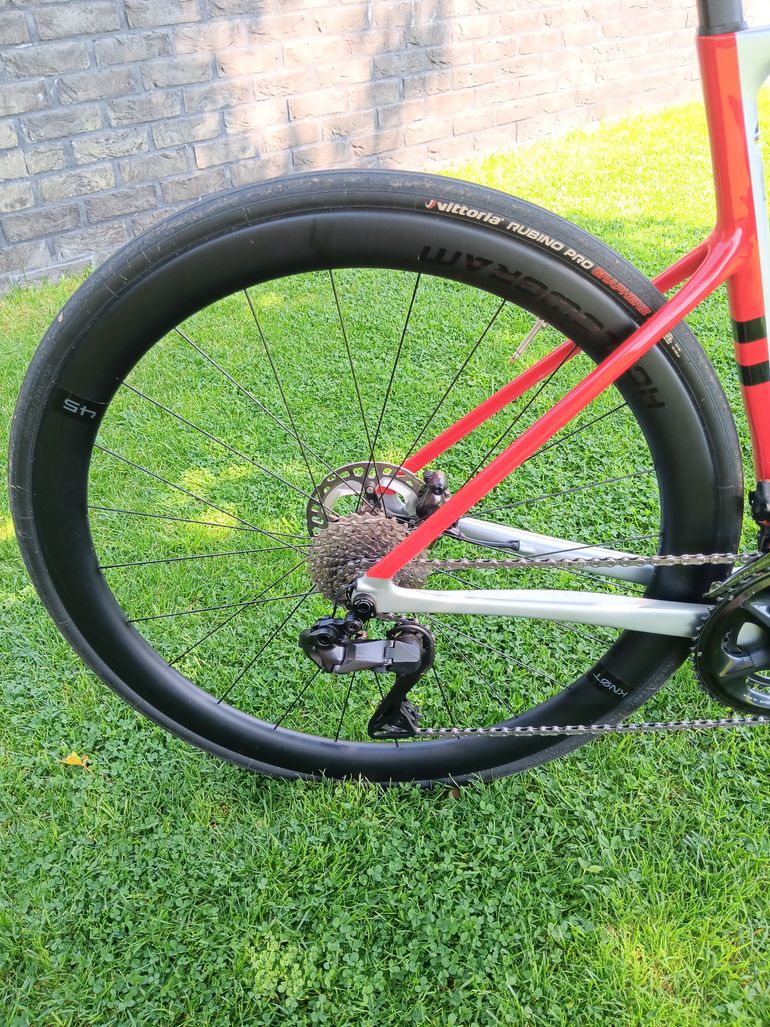 Tweedehands Cannondale SuperSix EVO Carbon Disc Ultegra Di2 12sp Mercury 2023 Road & Gravel — afbeelding 8 van 13