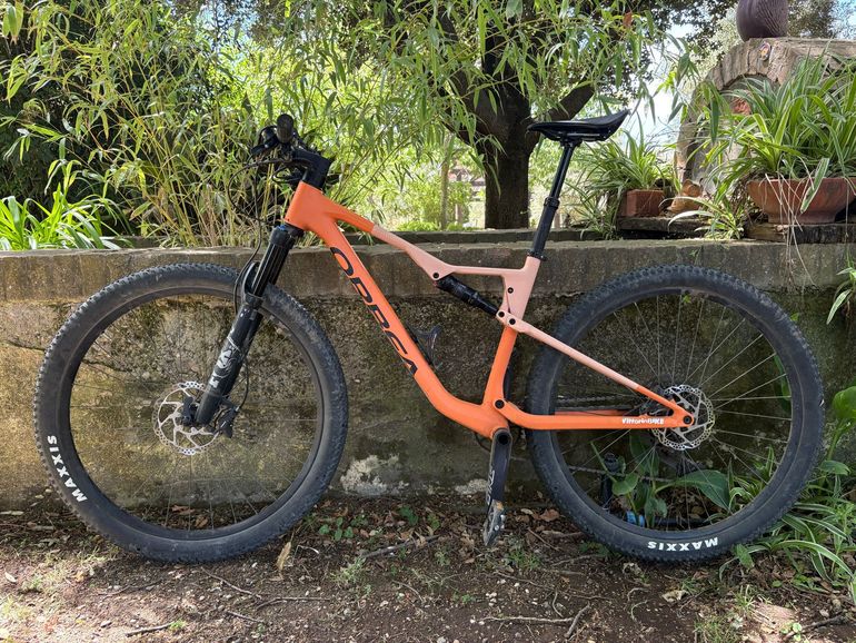 Used Orbea OIZ H20 2023 2023 Mountainbike, Orange, 29 — image 2 of 6