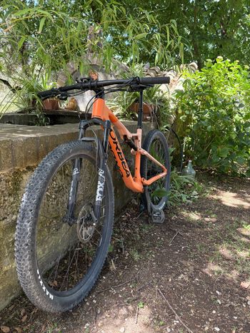 Used Orbea OIZ H20 2023 2023 Mountainbike, Orange, 29 — image 4 of 6