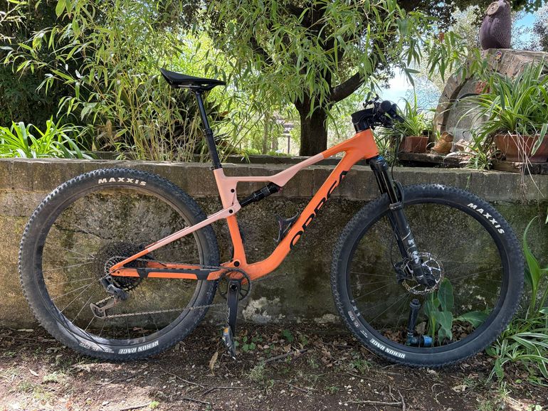 Used Orbea OIZ H20 2023 2023 Mountainbike, Orange, 29 — image 1 of 6