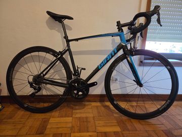 Gebrauchtes Giant Defy Shimano 105 2017 Road & Gravel, Schwarz — Bild 1 von 9