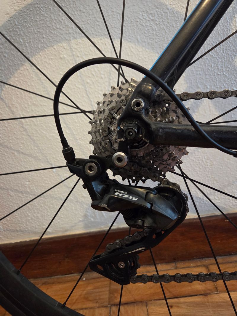 Gebrauchtes Giant Defy Shimano 105 2017 Road & Gravel, Schwarz — Bild 3 von 9