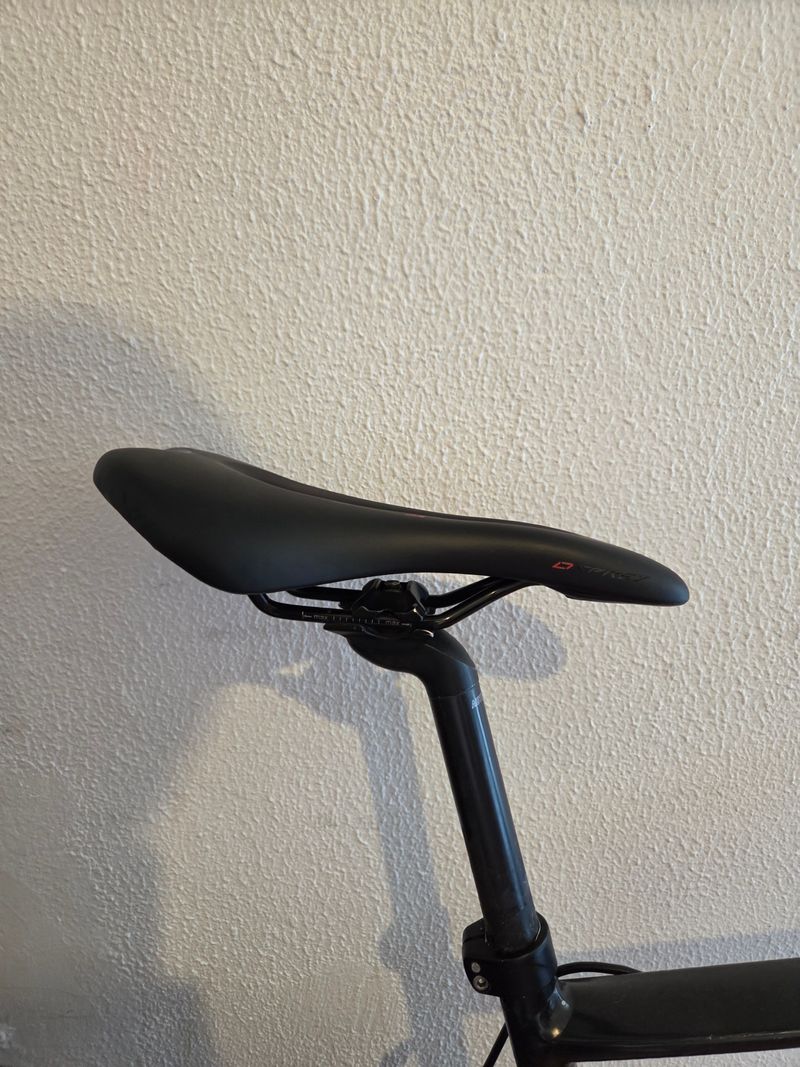 Gebrauchtes Giant Defy Shimano 105 2017 Road & Gravel, Schwarz — Bild 4 von 9
