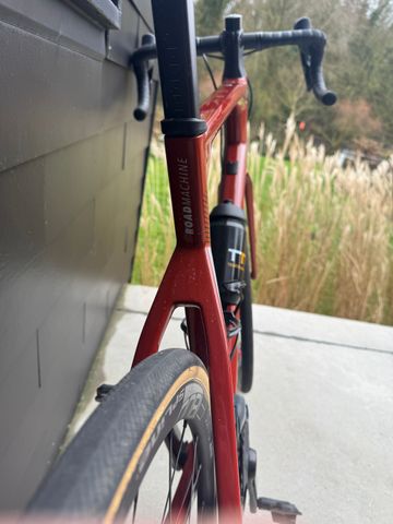 Used BMC Roadmachine ONE 2021 2021 Road & Gravel, Red — image 8 of 8