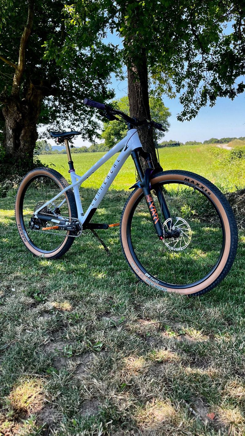 Used Commencal META HT SRAM NX Eagle 2026 Mountainbike, White — image 1 of 8