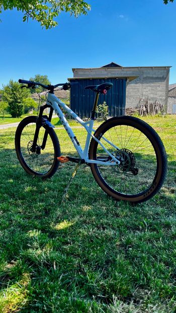 Used Commencal META HT SRAM NX Eagle 2026 Mountainbike, White — image 2 of 8