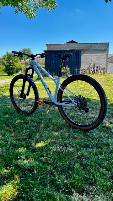 Used Commencal META HT SRAM NX Eagle 2026 Mountainbike, White — image 2 of 8