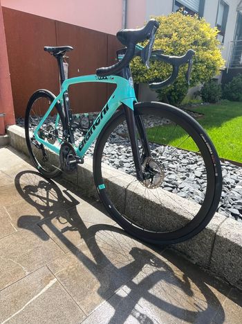 Used Bianchi Oltre XR4 Disc Ultegra Di2 2020 2020 Road & Gravel, Green — image 2 of 5