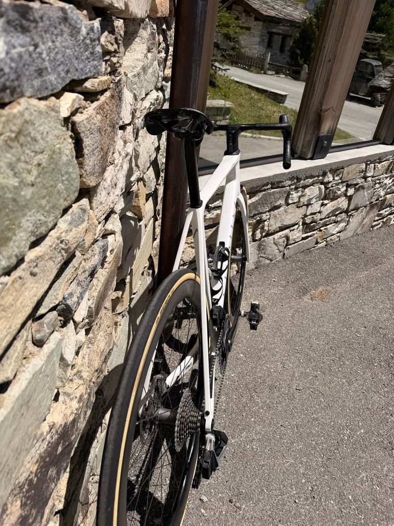 Used Aurum Magma SRAM Red eTap AXS 2024 Road & Gravel, White — image 5 of 13