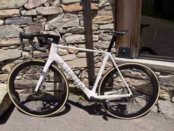 Used Aurum Magma SRAM Red eTap AXS 2024 Road & Gravel, White — image 2 of 13
