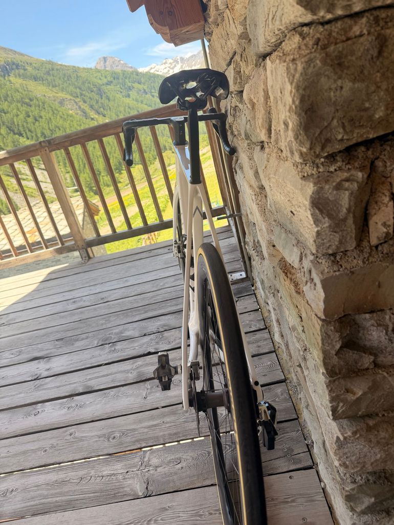 Used Aurum Magma SRAM Red eTap AXS 2024 Road & Gravel, White — image 8 of 21