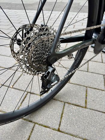 Used Canyon Ultimate CF SLX 8 Disc eTap 2021 2021 Road & Gravel, Schwarz — image 6 of 10