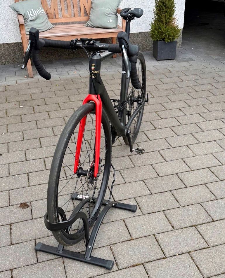 Used Canyon Ultimate CF SLX 8 Disc eTap 2021 2021 Road & Gravel, Schwarz — image 2 of 10