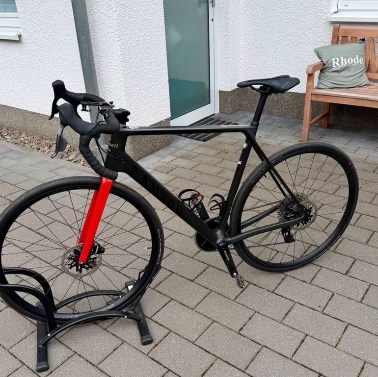 Used Canyon Ultimate CF SLX 8 Disc eTap 2021 2021 Road & Gravel, Schwarz — image 3 of 10