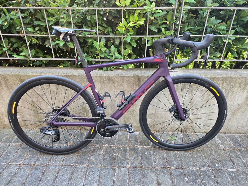 Used BMC Roadmachine 01 FOUR 2022 2022 Road & Gravel