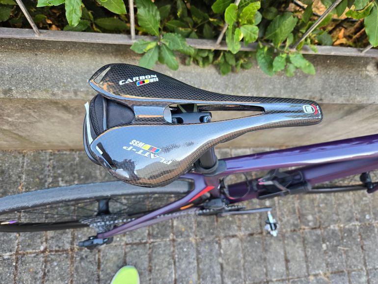 Used BMC Roadmachine 01 FOUR 2022 2022 Road & Gravel, Purple — image 3 of 7