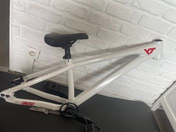 Used YT Yt Dirt Love Frameset Frameset 2025 Mountainbike, White — image 2 of 11