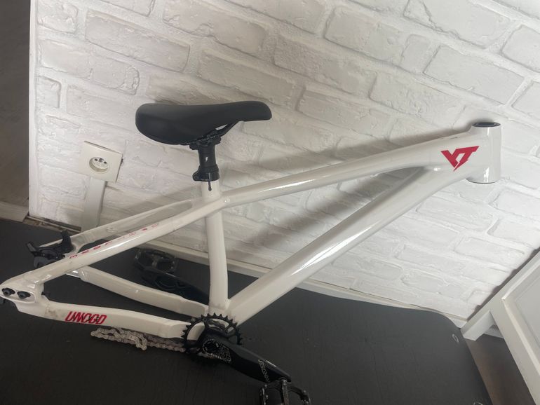 Used YT Yt Dirt Love Frameset Frameset 2025 Mountainbike, White — image 2 of 11