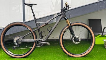 Tweedehands Orbea OIZ M-PRO 2024 2024 Mountainbike — afbeelding 2 van 9
