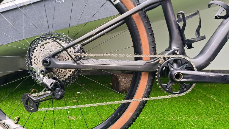 Used Orbea OIZ M-PRO 2024 2024 Mountainbike, Light Gray, 29 — image 3 of 9