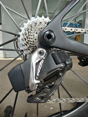 Used Trek Madone SLR 9 AXS Gen 8 2025 2025 Road & Gravel, Black — image 2 of 12