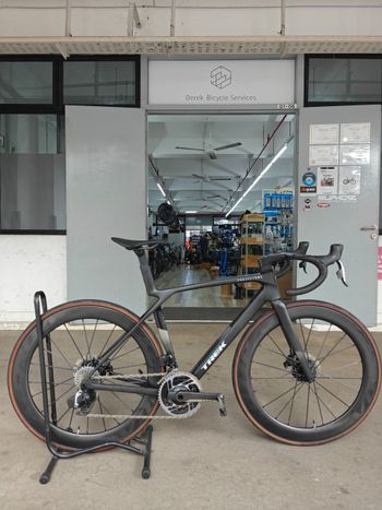 Used Trek Madone SLR 9 AXS Gen 8 2025 2025 Road & Gravel