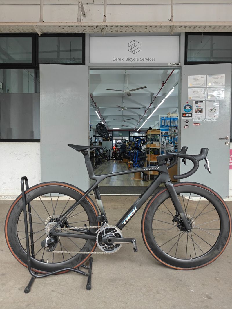 Used Trek Madone SLR 9 AXS Gen 8 2025 2025 Road & Gravel