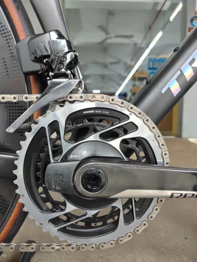 Used Trek Madone SLR 9 AXS Gen 8 2025 2025 Road & Gravel, Black — image 4 of 12