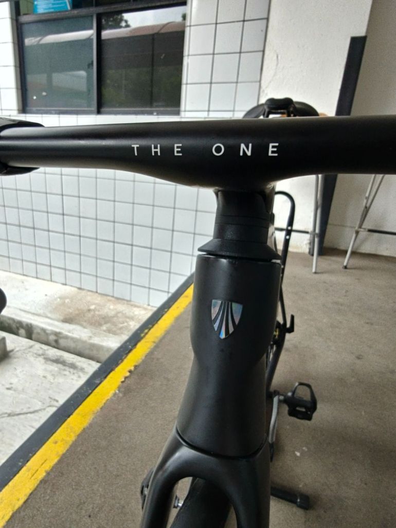 Used Trek Madone SLR 9 AXS Gen 8 2025 2025 Road & Gravel, Black — image 6 of 12