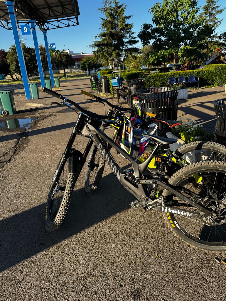 Used Canyon Sender CFR 29 Underdog 2024 2024 Mountainbike, Black, 29 — image 4 of 4