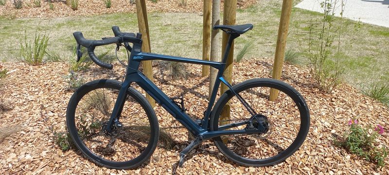 Used BMC Roadmachine SRAM Force eTap AXS 2024 Road & Gravel, Blue — image 3 of 11