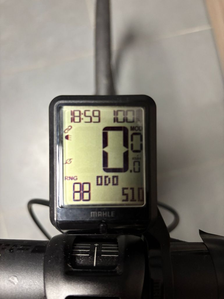 Použité BMC Roadmachine SRAM Force eTap AXS 2024 Road & Gravel — obrázek 7 z 11