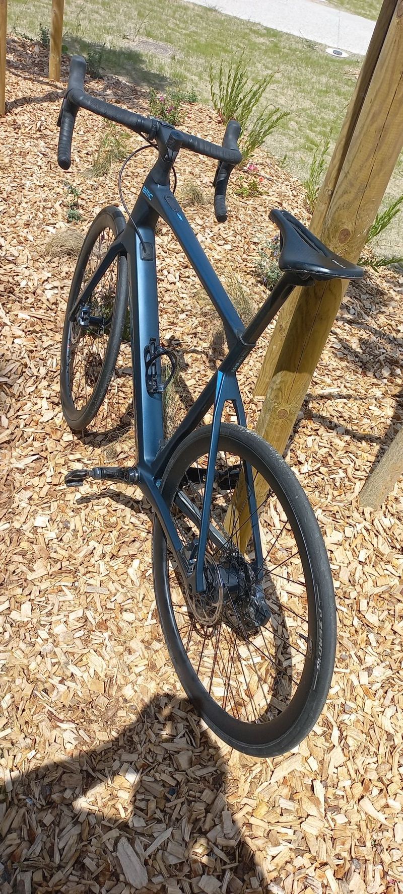 Used BMC Roadmachine SRAM Force eTap AXS 2024 Road & Gravel, Blue — image 4 of 11