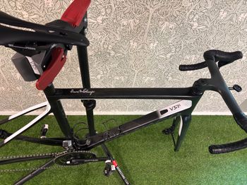 Used Colnago V3-RS Disc 2020 2020 Road & Gravel, Black — image 4 of 9