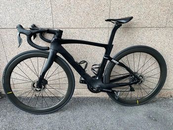 Used Pinarello DOGMA F DURA ACE Di2 Disc 2022 2022 Road & Gravel — image 2 of 5