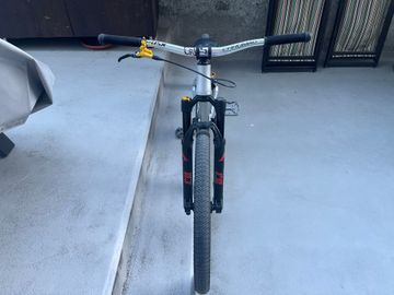 Used Canyon Stitched Other 2023 Mountainbike, Light Gray — image 5 of 6