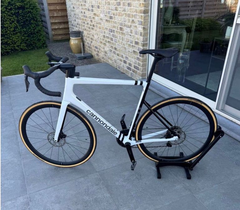 Used Cannondale SuperSix EVO Carbon Disc Ultegra Di2 2023 2023 Road & Gravel, White — image 3 of 7