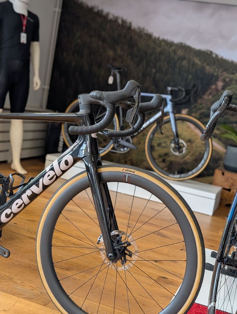 Used Cervélo Caledonia-5 Red AXS 2025 2025 Road & Gravel, Black — image 5 of 7